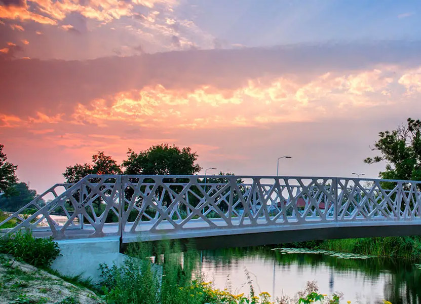 Prefab pedestrian bridge design