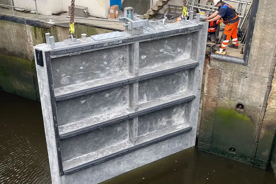 UHSB lock gates Groningen